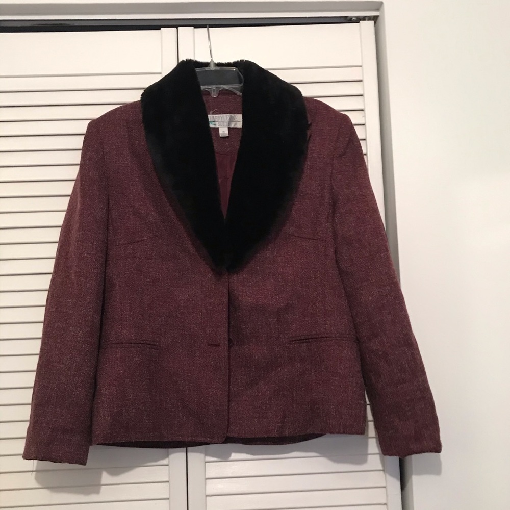 Larry Levine Burgundy Wine Blazer Size 14